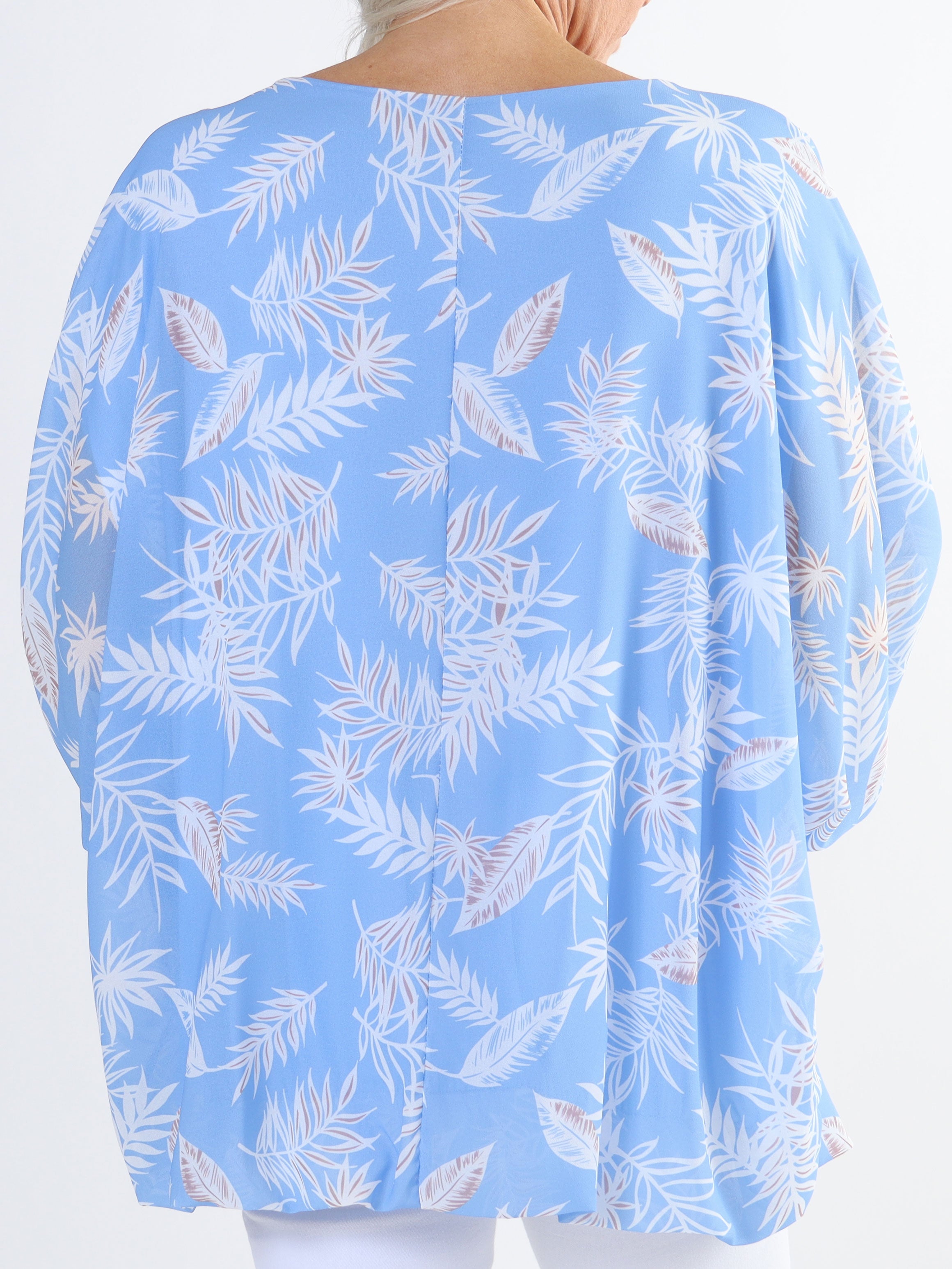 Destiny Leaf - Plus size chiffongblus med lövmönster